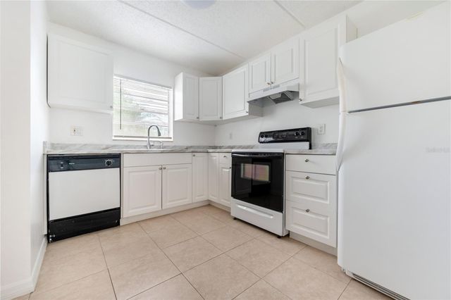 2860 SOMERSET PARK DRIVE 103, Tampa, FL 33613