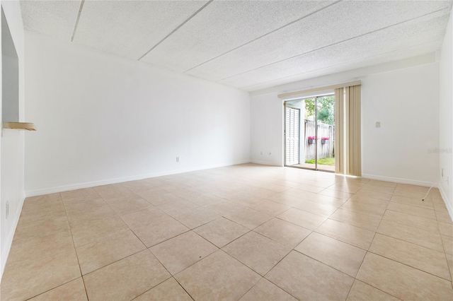 2860 SOMERSET PARK DRIVE 103, Tampa, FL 33613