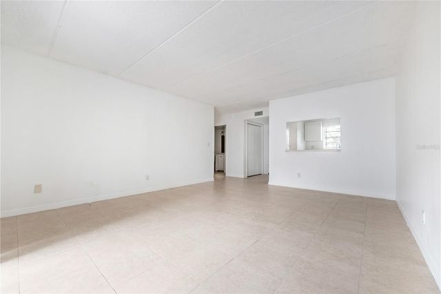 2860 SOMERSET PARK DRIVE 103, Tampa, FL 33613