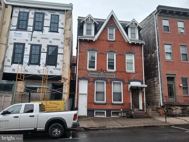 315 W MARKET ST, Pottsville, PA 17901