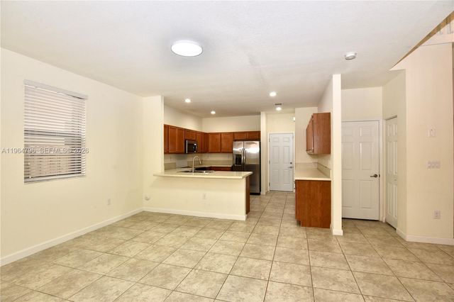 526 SE 35th Ave, Homestead, FL 33033