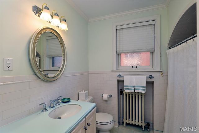 528 Midvale Avenue, St Louis, MO 63130