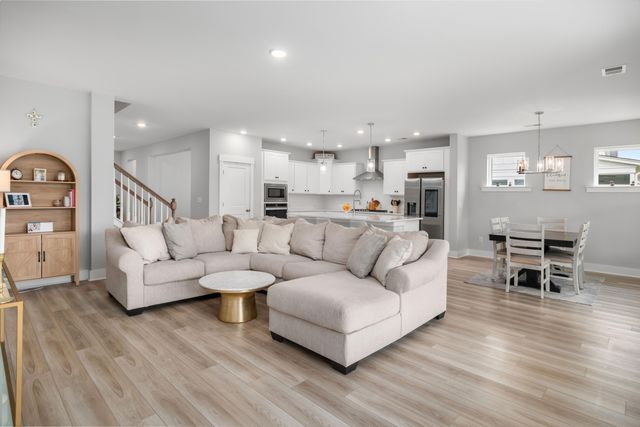 213 Clearblue Loop, Summerville, SC 29486
