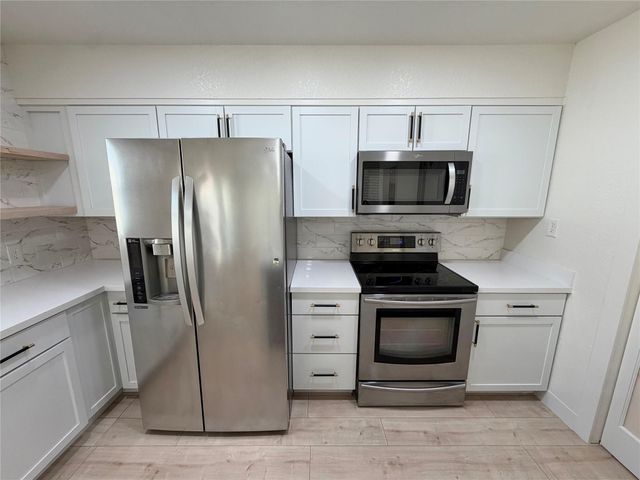 71 Cayenne Common, Lake Jackson, TX 77566