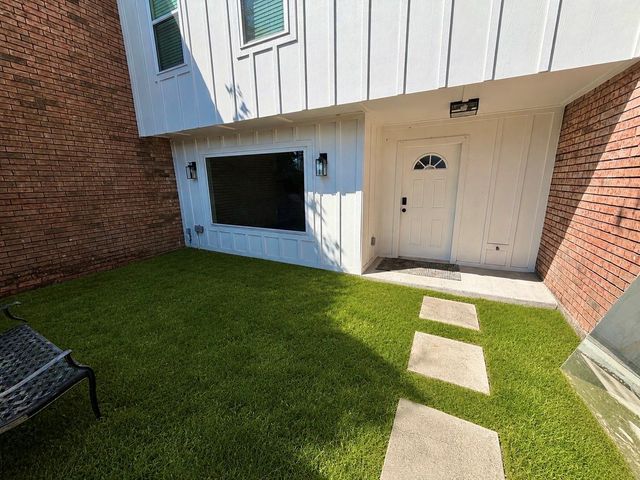 71 Cayenne Common, Lake Jackson, TX 77566