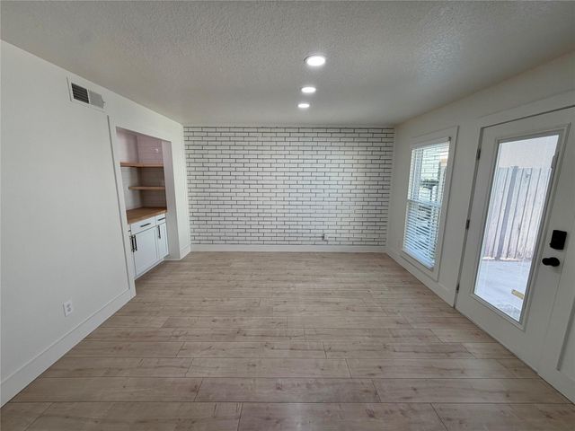71 Cayenne Common, Lake Jackson, TX 77566