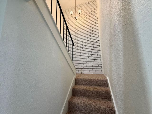 71 Cayenne Common, Lake Jackson, TX 77566