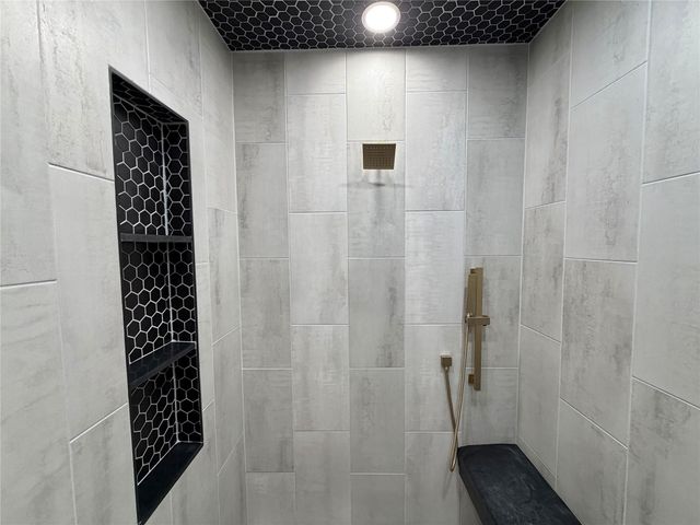 71 Cayenne Common, Lake Jackson, TX 77566