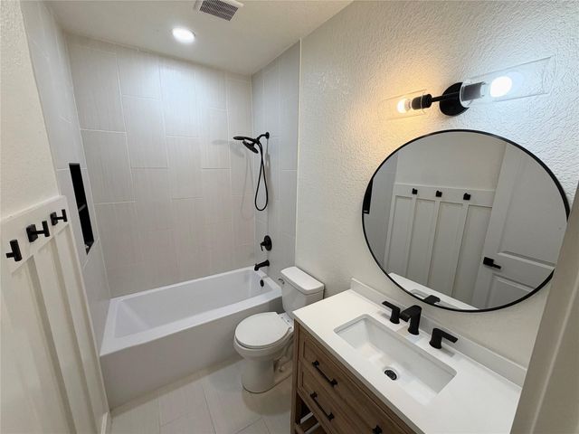 71 Cayenne Common, Lake Jackson, TX 77566