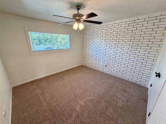 71 Cayenne Common, Lake Jackson, TX 77566