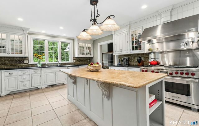 121 Cedar Lane, Ridgefield, CT 06877