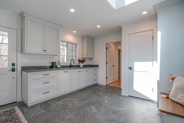 707 Brierhill Road, Deerfield, IL 60015