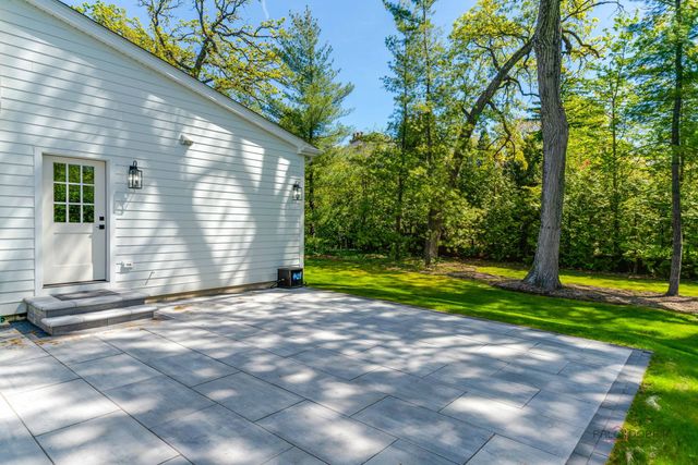 707 Brierhill Road, Deerfield, IL 60015