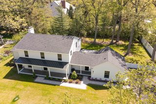 707 Brierhill Road, Deerfield, IL 60015