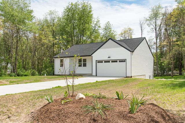 32787 Bradeen Avenue, Paw Paw, MI 49079