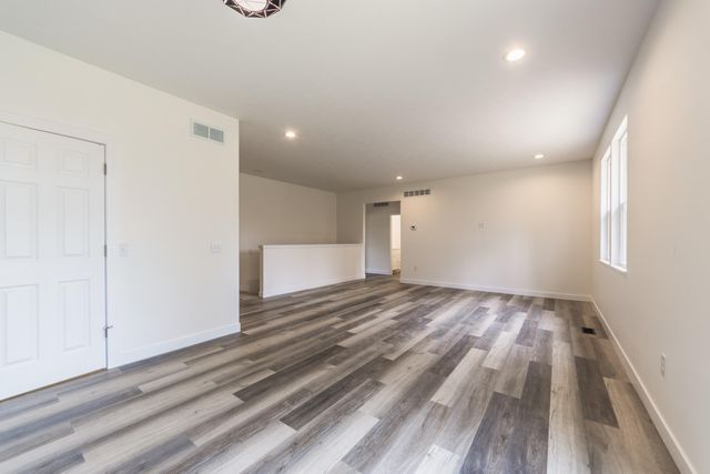 32787 Bradeen Avenue, Paw Paw, MI 49079