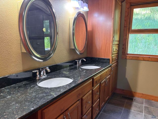 188 OAK RIDGE RD, Spearfish, SD 57783