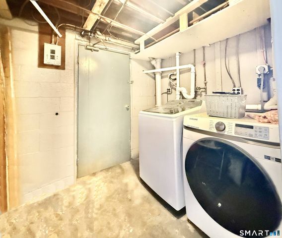 406 Lakeside Drive, Bridgeport, CT 06606