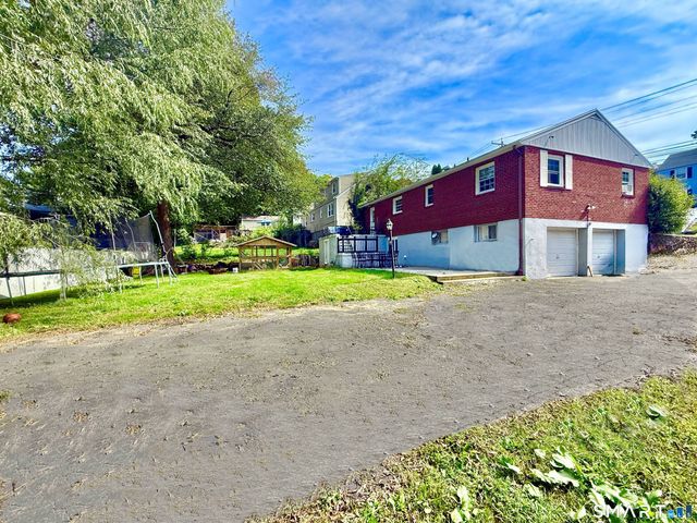 406 Lakeside Drive, Bridgeport, CT 06606