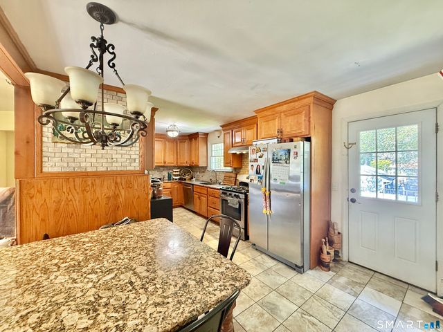 406 Lakeside Drive, Bridgeport, CT 06606