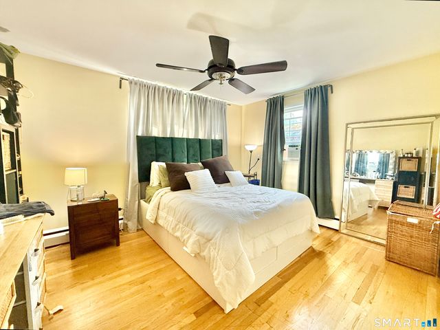 406 Lakeside Drive, Bridgeport, CT 06606