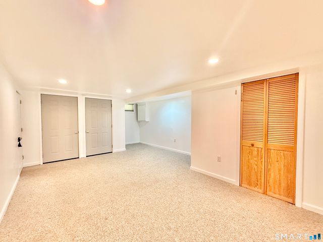 406 Lakeside Drive, Bridgeport, CT 06606