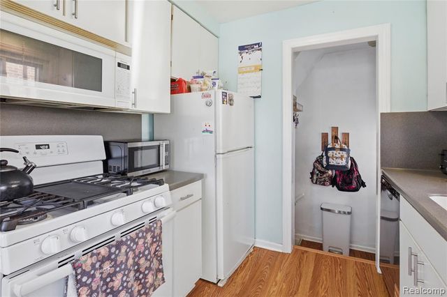 24100 Ross Street, Dearborn, MI 48124