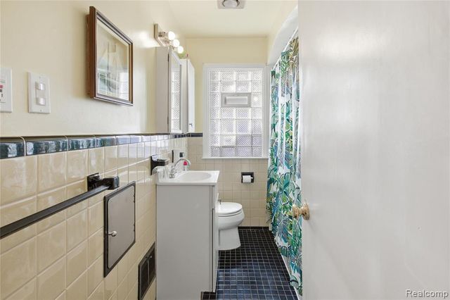 24100 Ross Street, Dearborn, MI 48124