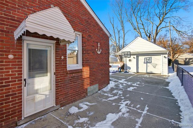 24100 Ross Street, Dearborn, MI 48124