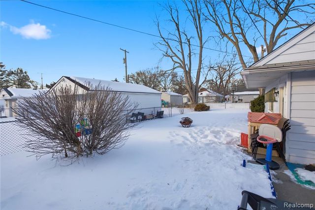 24100 Ross Street, Dearborn, MI 48124