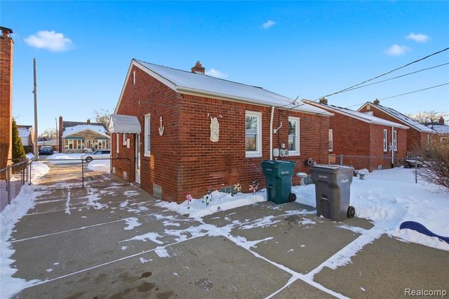 24100 Ross Street, Dearborn, MI 48124