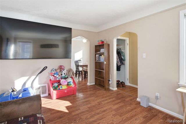 24100 Ross Street, Dearborn, MI 48124