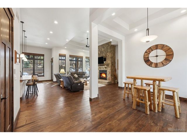 1372 Kenosha Dr, Larkspur, CO 80118