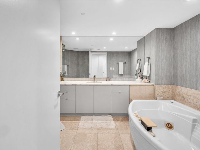 1600 S Ocean Blvd 403, Pompano Beach, FL 33062