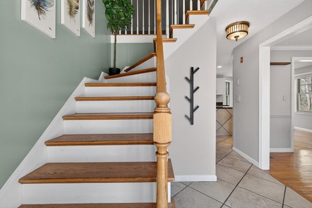 12 Hammond Farm Rd, Haverhill, MA 01832