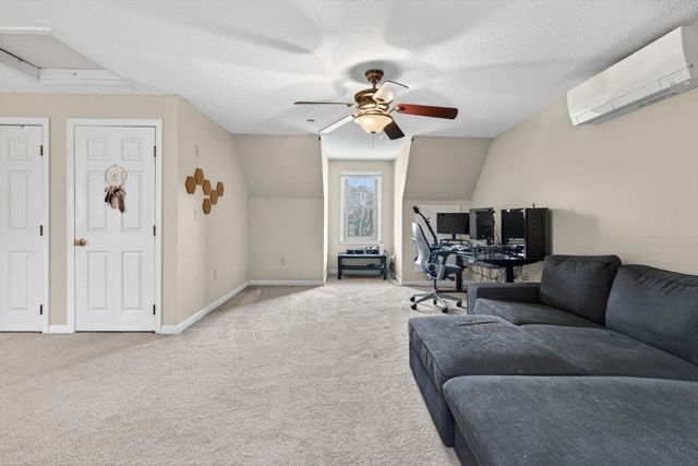 12 Hammond Farm Rd, Haverhill, MA 01832