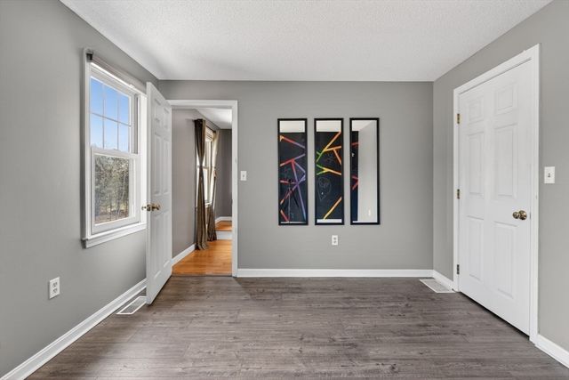 12 Hammond Farm Rd, Haverhill, MA 01832