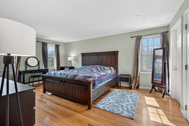 12 Hammond Farm Rd, Haverhill, MA 01832