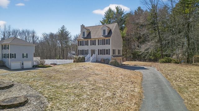 12 Hammond Farm Rd, Haverhill, MA 01832