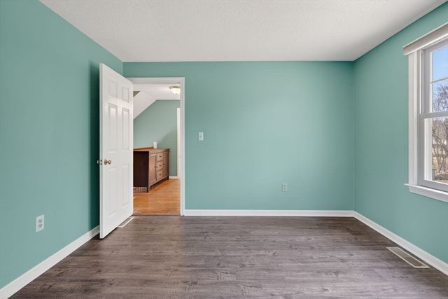 12 Hammond Farm Rd, Haverhill, MA 01832