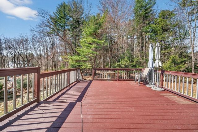 12 Hammond Farm Rd, Haverhill, MA 01832