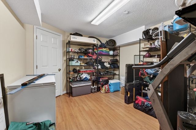 12 Hammond Farm Rd, Haverhill, MA 01832