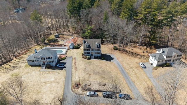 12 Hammond Farm Rd, Haverhill, MA 01832