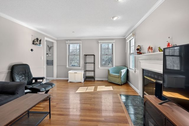 12 Hammond Farm Rd, Haverhill, MA 01832