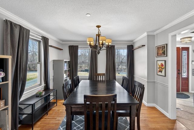 12 Hammond Farm Rd, Haverhill, MA 01832