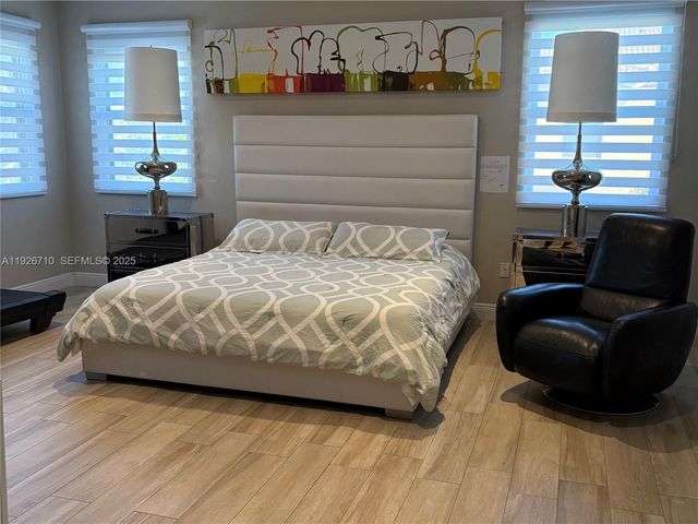 8925 NW 99th Ct, Doral, FL 33178