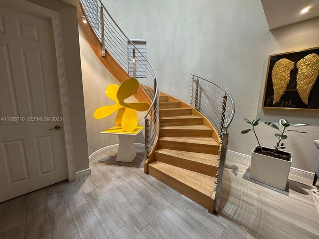 8925 NW 99th Ct, Doral, FL 33178