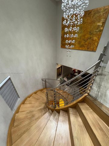 8925 NW 99th Ct, Doral, FL 33178