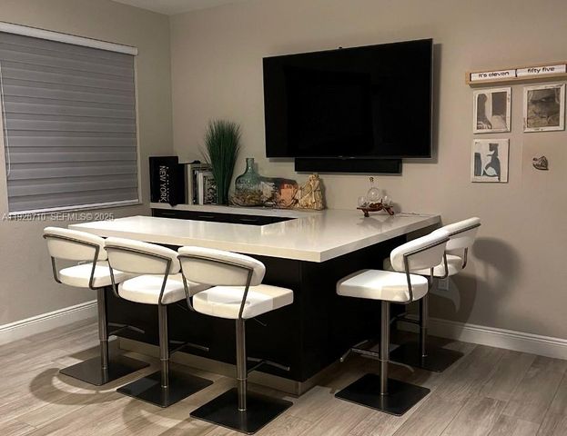 8925 NW 99th Ct, Doral, FL 33178