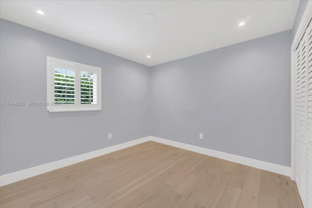 10330 SW 51st St, Miami, FL 33165